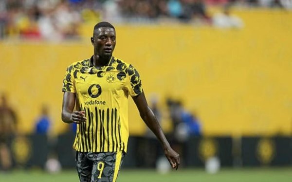 融胜配资 八强就是欧冠？巴甲和新月不同意！欧洲球队仅占5席，意甲全出局