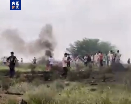 赢盈配资 印度一空军战机坠毁 2人受伤